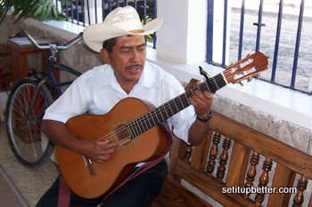 Friend with Roberto Acha Geronimo guitar with compensated nut